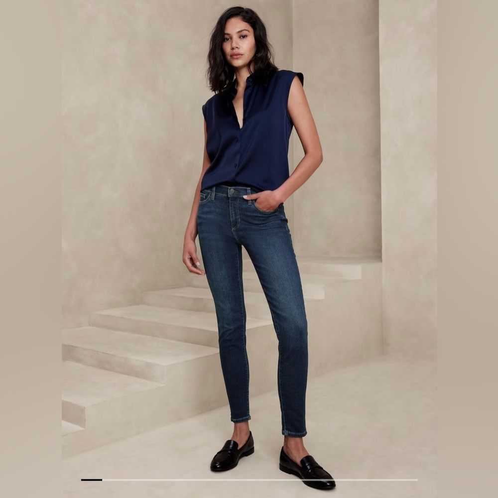 Banana Republic jeans womenโs size 27 (size 4) Midrise Skinny Fit Blue Jeans๐๐
